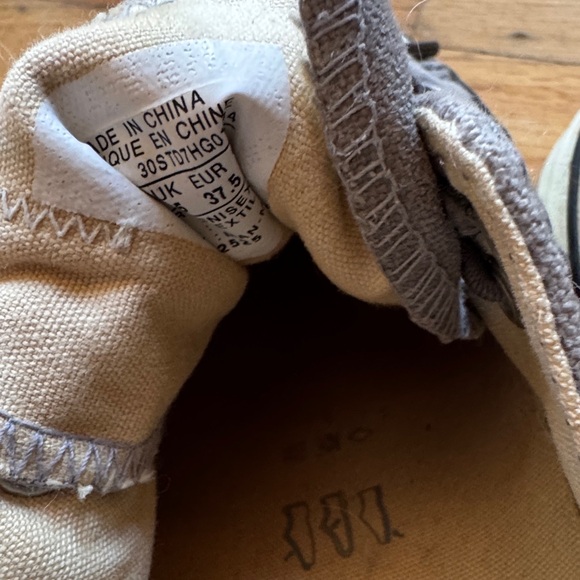 Grey converse shoes - Picture 5 of 5